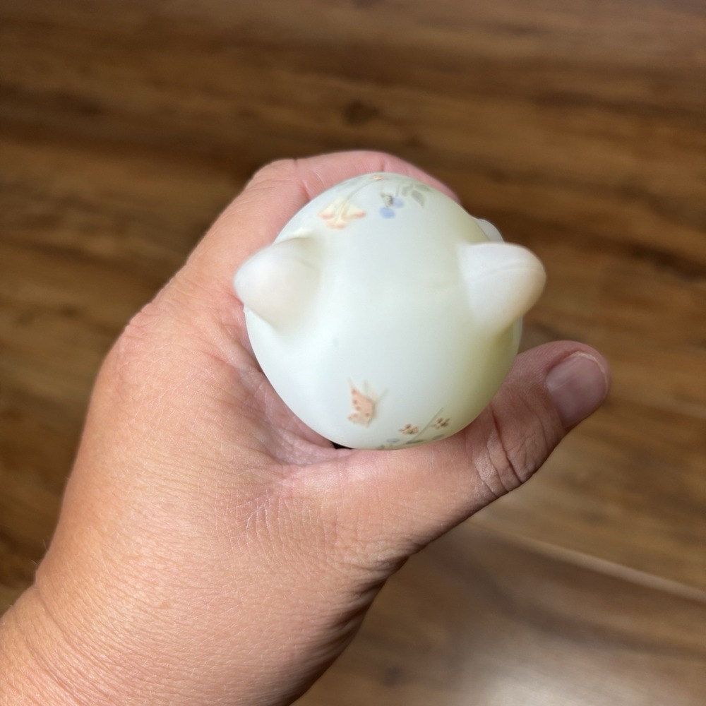 FENTON hand‎ painted ART GLASS OPAL SATIN SITTING BEAR FIGURINE FLORAL gorgeous! - Picture 5 of 6